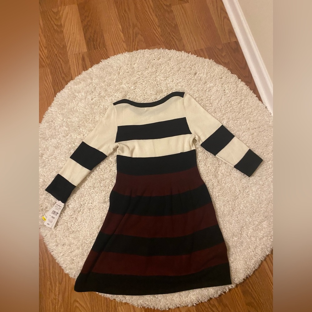 Studio One Dress - Picture 3 of 4